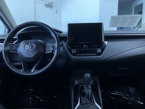Certified 2025 Toyota Corolla LE FWD image 17