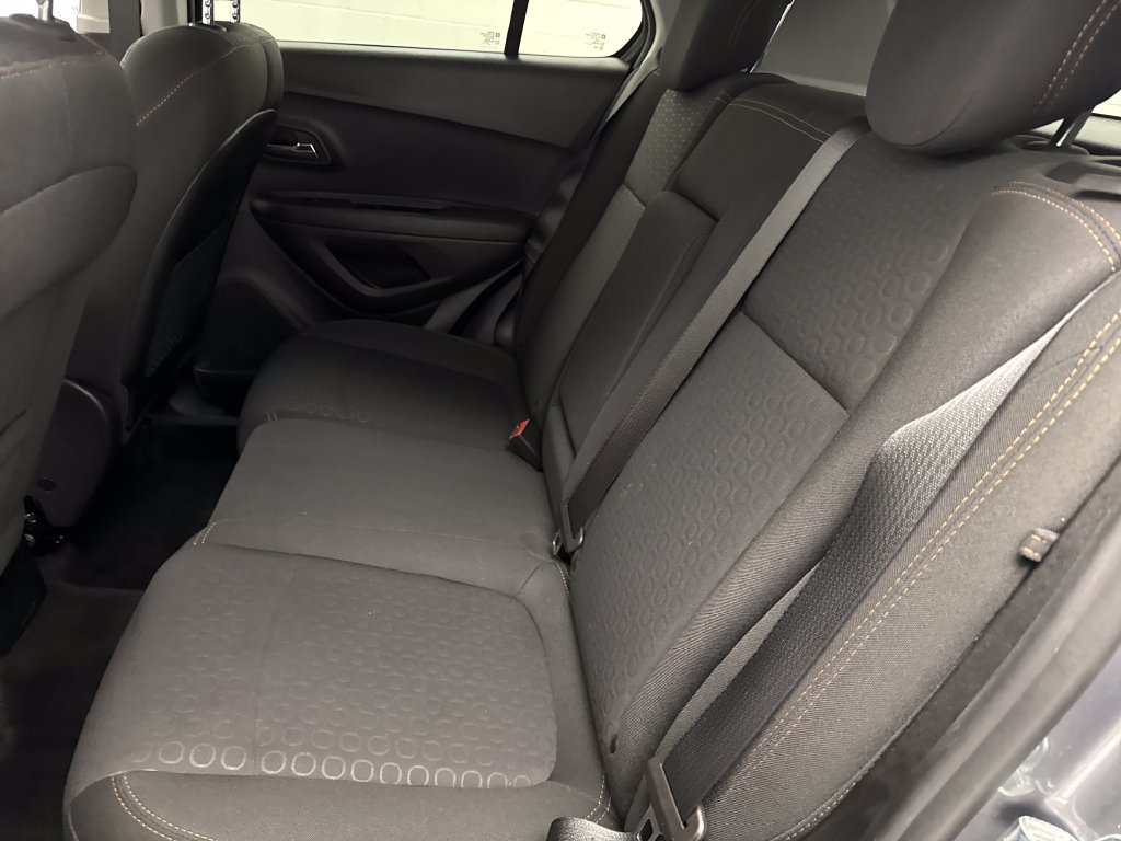 Used 2020 Chevrolet Trax LS w/ Tint and Cruise Package AWD/4WD image 22