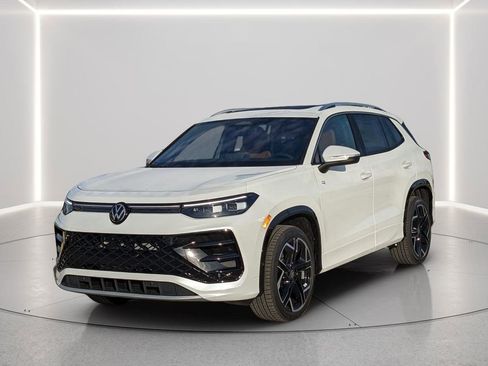 New 2026 Volkswagen Tiguan SEL R-Line image 9