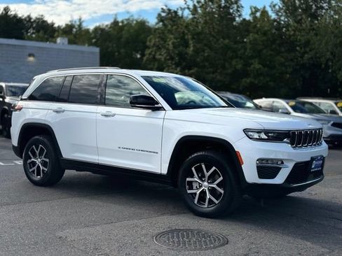 Used 2024 Jeep Grand Cherokee Limited AWD/4WD image 9