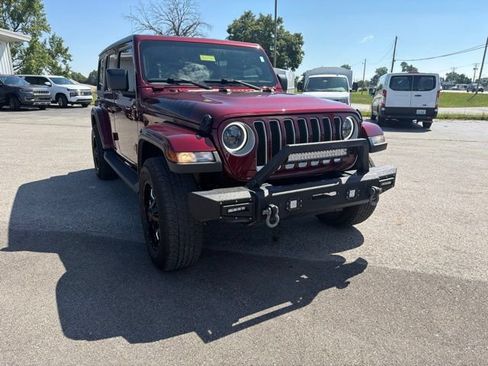 Used 2021 Jeep Wrangler Unlimited Sahara AWD/4WD image 4