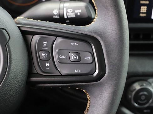 Used 2024 Jeep Gladiator Sport image 23