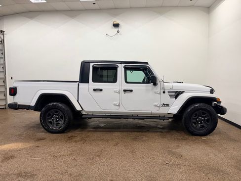 Used 2022 Jeep Gladiator Sport AWD/4WD image 8