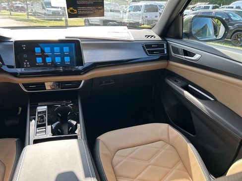 New 2026 Volkswagen Atlas Cross Sport SE image 11