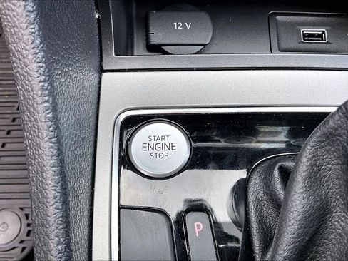 Certified 2020 Volkswagen Passat 2.0T SE FWD image 29