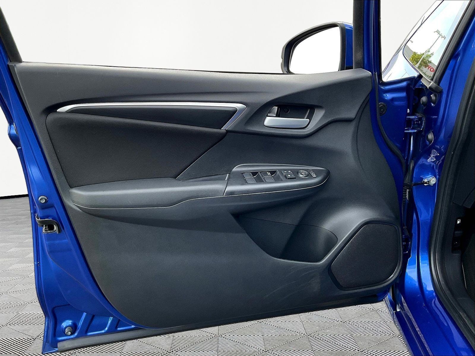 Used 2019 Honda Fit LX image 18