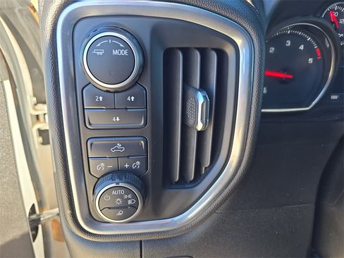 Used 2023 Chevrolet Silverado 2500 LT image 26