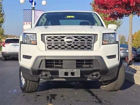 Used 2023 Nissan Frontier SV image 16