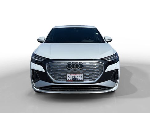 Used 2023 Audi Q4 e-tron Prestige image 8