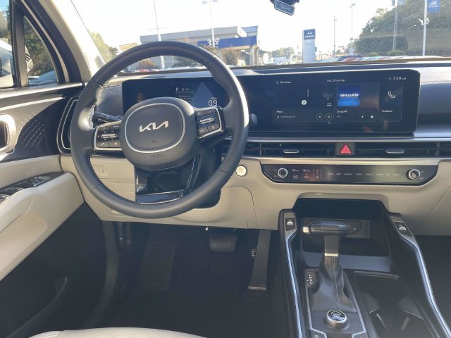 Used 2025 Kia Sorento S w/ Panoramic Sunroof Package FWD image 13