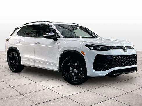 New 2026 Volkswagen Tiguan SE R-Line image 2