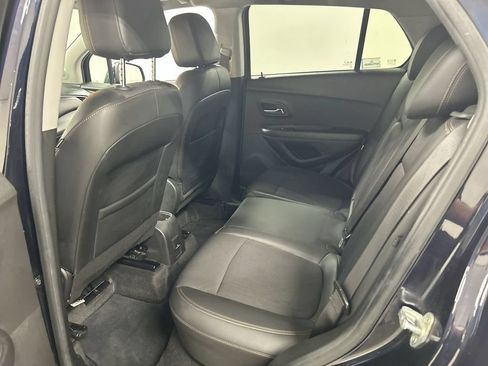 Used 2021 Chevrolet Trax LT w/ Driver Confidence Package AWD/4WD image 19