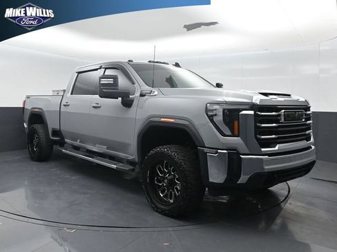 Used 2025 GMC Sierra 2500 SLE w/ SLE Value Package; AWD/4WD image 1