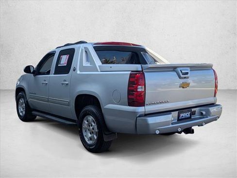 Used 2013 Chevrolet Avalanche LS image 7
