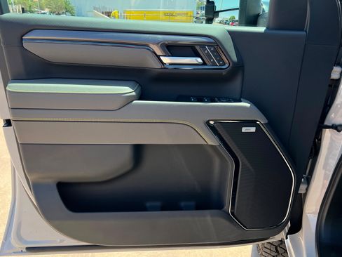 New 2026 Chevrolet Silverado 2500 ZR2 w/ LPO, Dark Essentials Package AWD/4WD image 15