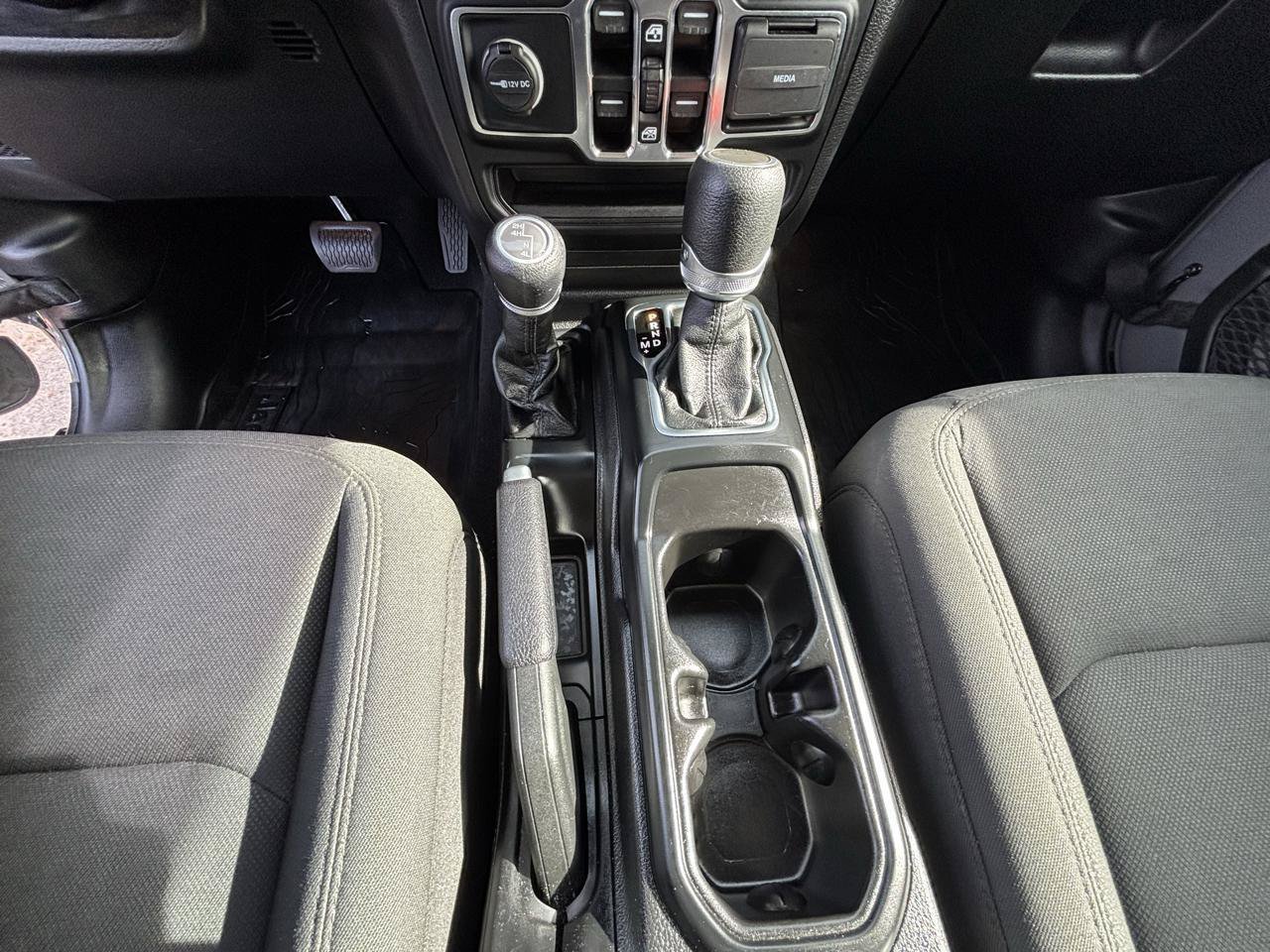 Used 2021 Jeep Gladiator Sport AWD/4WD image 16