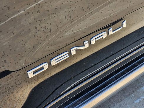 Used 2021 GMC Sierra 1500 Denali w/ Denali Ultimate Package image 12