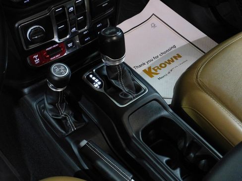 Used 2022 Jeep Wrangler Unlimited Rubicon 4xe w/ Dual Top Group image 72