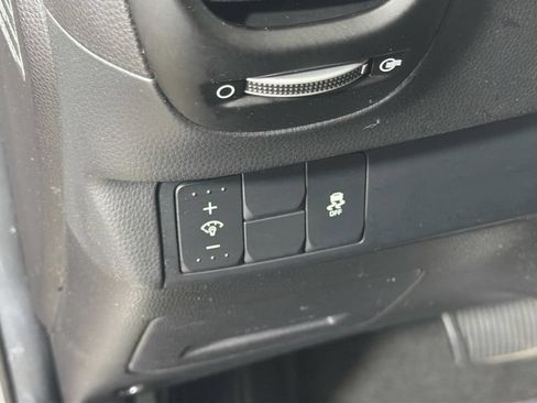 Used 2015 Kia Soul + FWD image 12