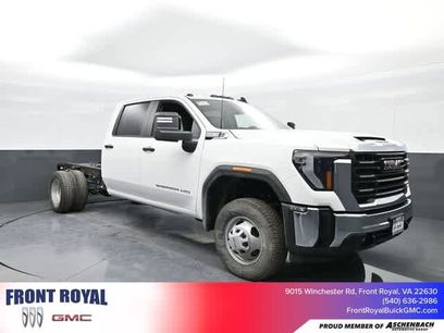 New 2025 GMC Sierra 3500 Pro w/ Convenience Package