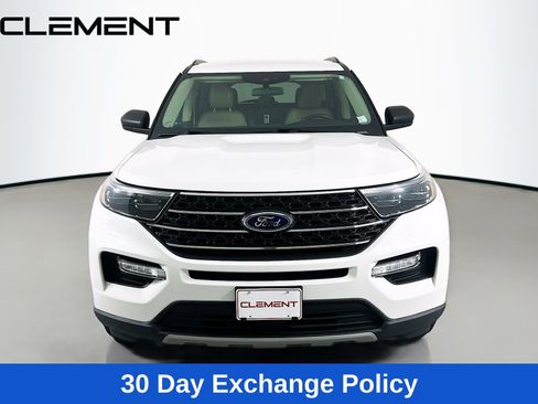 Used 2022 Ford Explorer XLT w/ Equipment Group 202A AWD/4WD image 3