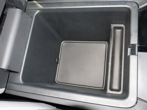 Used 2024 Honda Pilot Touring image 32