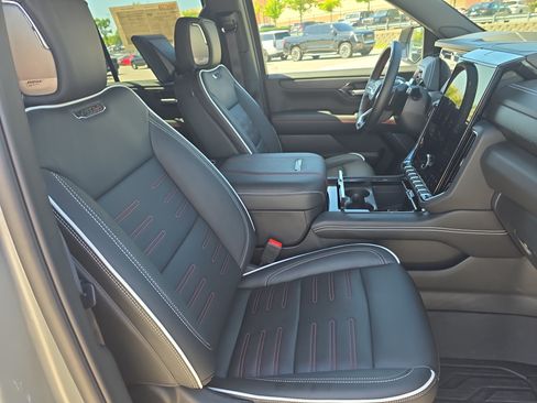 Used 2026 GMC Yukon AT4 Ultimate AWD/4WD image 10