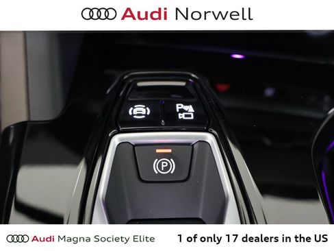 Used 2025 Audi Q5 Premium Plus w/ Premium Plus AWD/4WD image 5