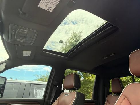 Used 2025 GMC Sierra 2500 Denali Ultimate AWD/4WD image 31
