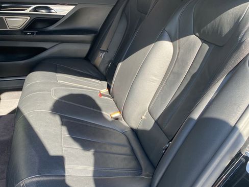 Used 2019 BMW 740i w/ M Sport Package RWD image 10