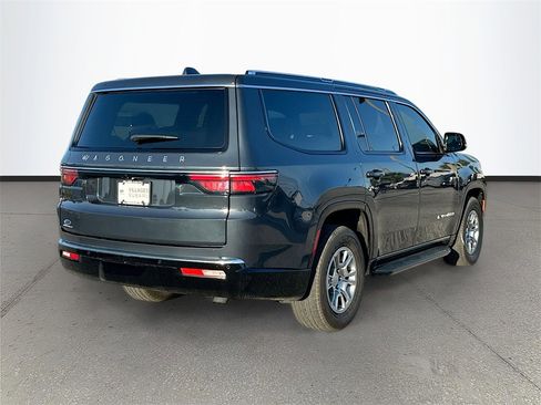 Used 2023 Jeep Wagoneer 4WD image 7