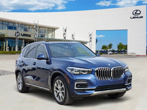 Used 2022 BMW X5 xDrive40i w/ Luxury Seating Package image 2