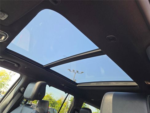 Used 2024 Jeep Wagoneer Series III w/ Premium Group I image 34