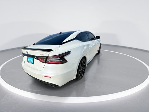 Used 2022 Nissan Maxima SR w/ Sport Mat Group FWD image 8