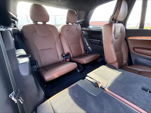Used 2023 Volvo XC90 T8 Plus w/ Protection Package Premier image 31