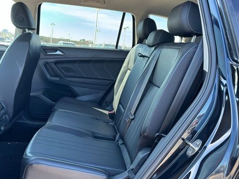 Used 2024 Volkswagen Tiguan SE image 8