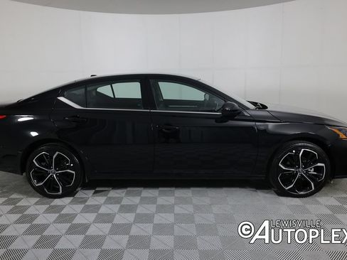 Used 2025 Nissan Altima 2.5 SR AWD/4WD image 4