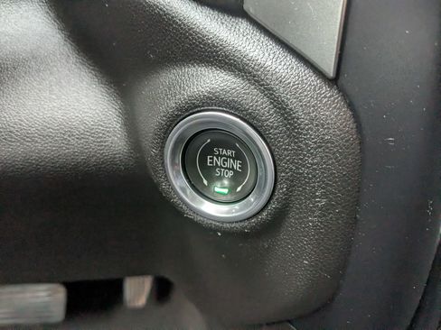 Used 2021 Chevrolet Silverado 1500 LT image 19