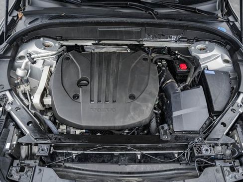 Certified 2023 Volvo XC60 B5 Ultimate w/ Climate Package image 20