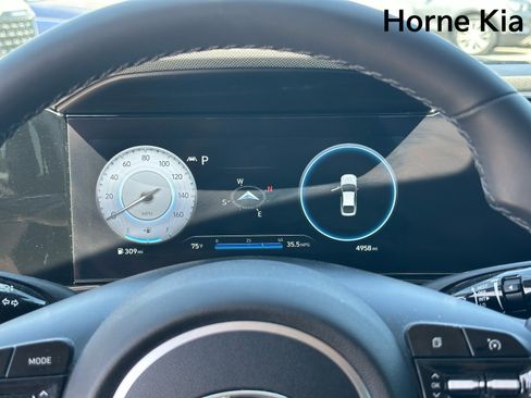 Used 2023 Hyundai Elantra Limited FWD image 15