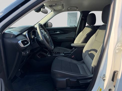 Used 2021 Chevrolet TrailBlazer L FWD image 14