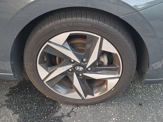 Used 2023 Hyundai Elantra SEL w/ Convenience Package FWD image 7