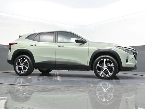 Certified 2024 Chevrolet Trax RS w/ Driver Confidence Package image 41