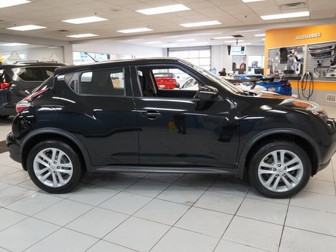 Used 2016 Nissan Juke S image 12