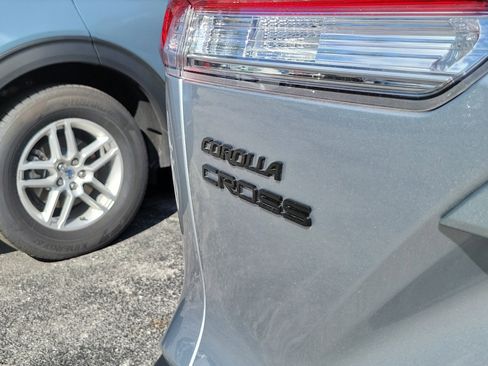 Used 2025 Toyota Corolla Cross AWD Hybrid image 8