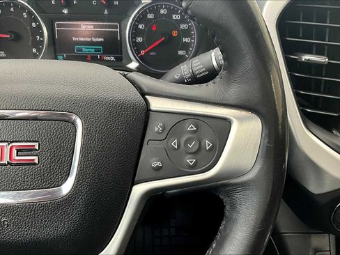 Used 2019 GMC Acadia SLT image 16
