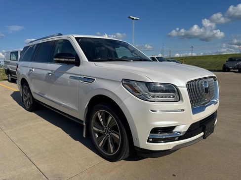 Used 2019 Lincoln Navigator L Reserve AWD/4WD image 3