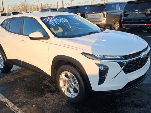 Used 2024 Chevrolet Trax LS w/ LS Convenience Package image 1
