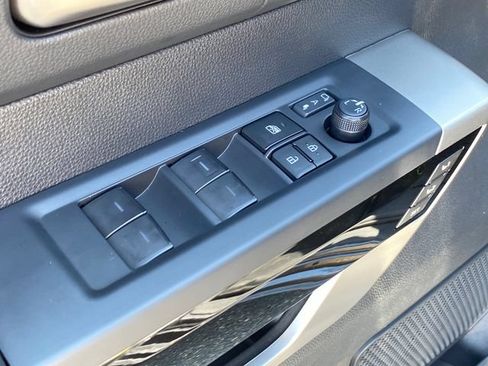 Used 2026 Toyota Tundra Limited AWD/4WD image 18