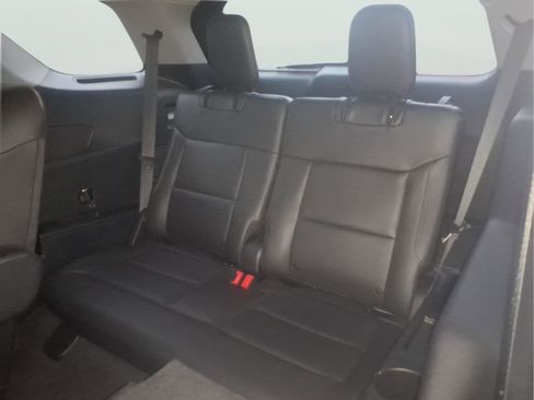 Certified 2022 Ford Explorer XLT w/ Equipment Group 202A image 10